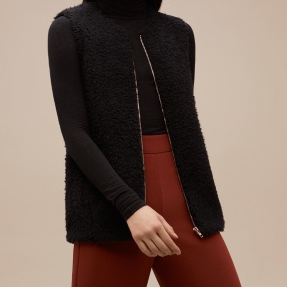 Aritzia Chatou Vest in Black. Size M - Picture 1 of 3
